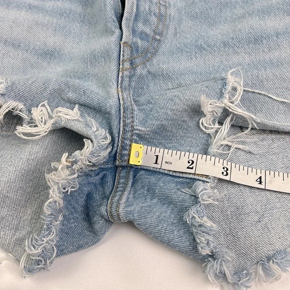 Levi’s 501 Women’s 28W Button Fly Frayed Hem Pockets Cutoff Jean Shorts - Picture 11 of 11